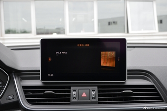 2018款奥迪Q5L 2.0T自动45 TFSI尊享时尚型