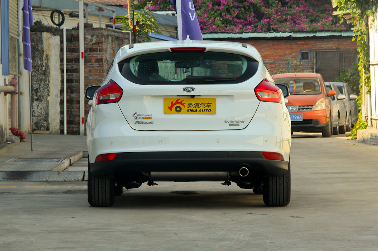 2018款福克斯两厢1.5T自动精英型EcoBoost 180