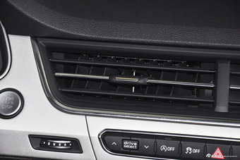 2016款奥迪Q7 3.0T自动45TFS S-Line运动型