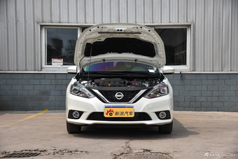 2016款轩逸1.8L自动XV智尊版 珠光白