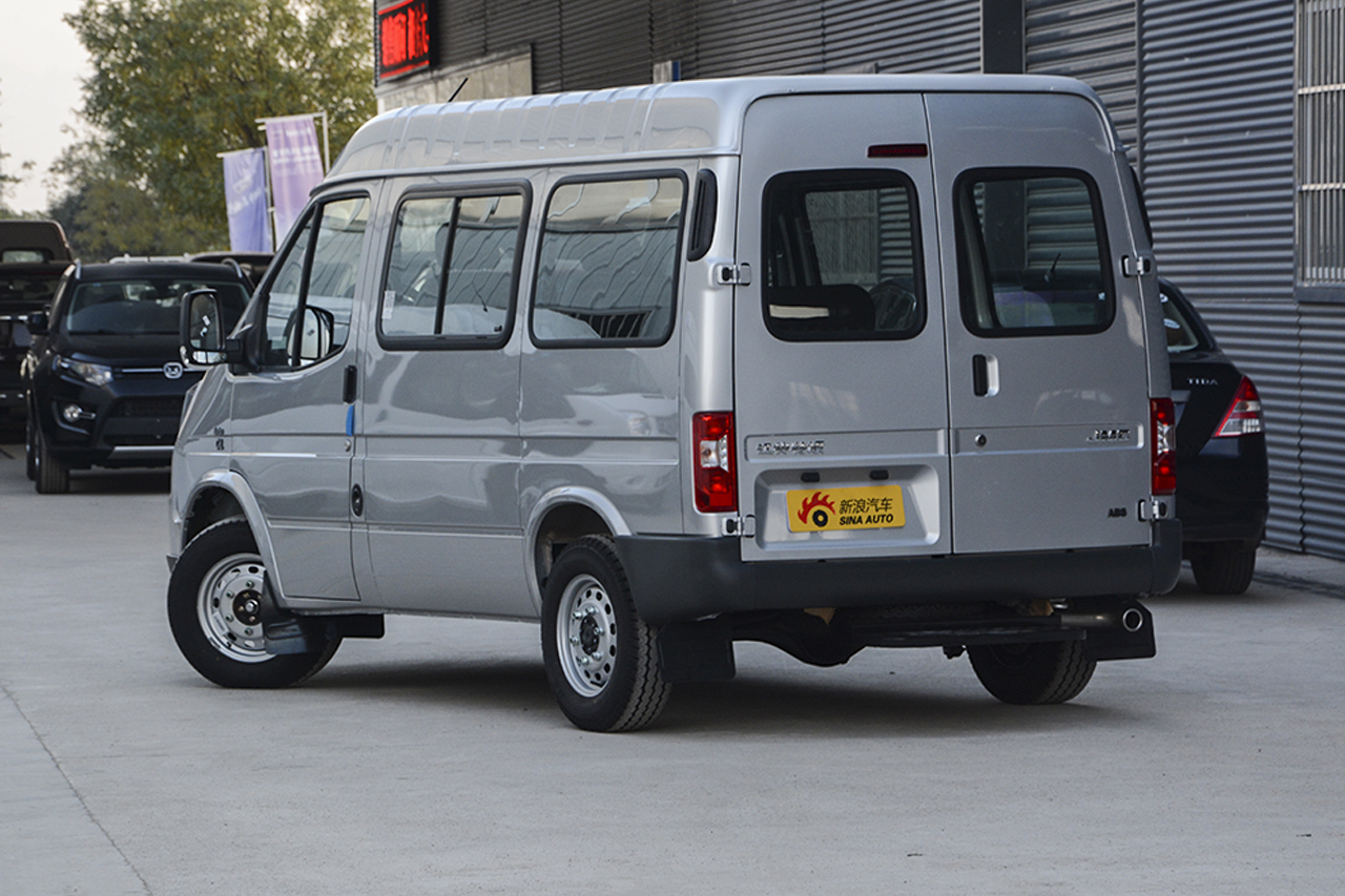 2017款特顺2.8T手动商运型短轴中顶6/7/8座JX493