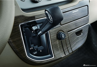 2017款上汽大通V80傲运通