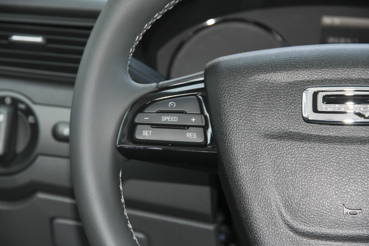 2016款观致3三厢1.6L自动致悦型