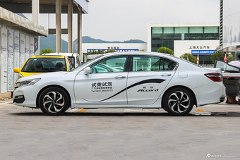 2016款雅阁2.4L自动智尊版