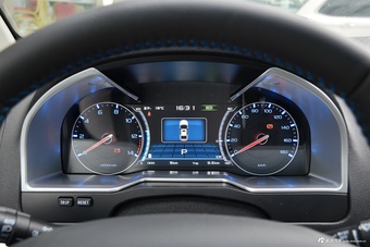 2016款吉利帝豪EV三厢精英型 白色