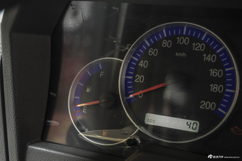 2013款 勇士 2.7L 三门四驱汽油版