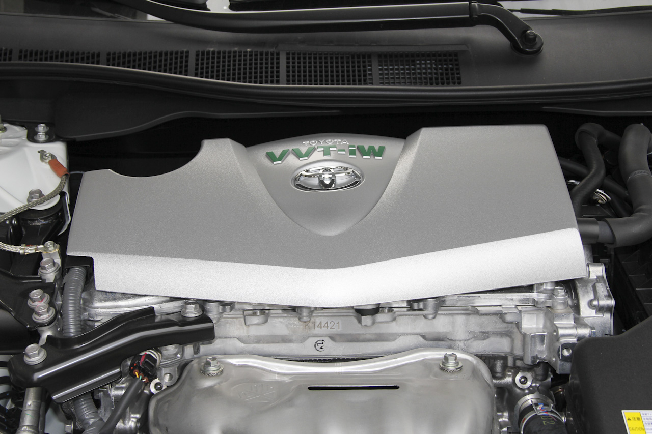 2016款凯美瑞2.0L自动十周年纪念领先版