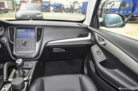 2016款众泰SR7 1.5T手动魔方之路版