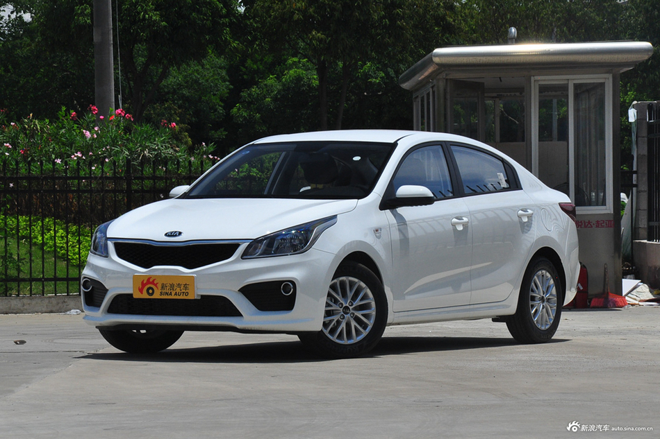 2017款起亚K2 1.4L手动GLS三厢