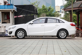 2016款海马M6 1.6L手动舒适型