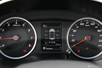 2017款宝骏560 1.5T DCT尊享型