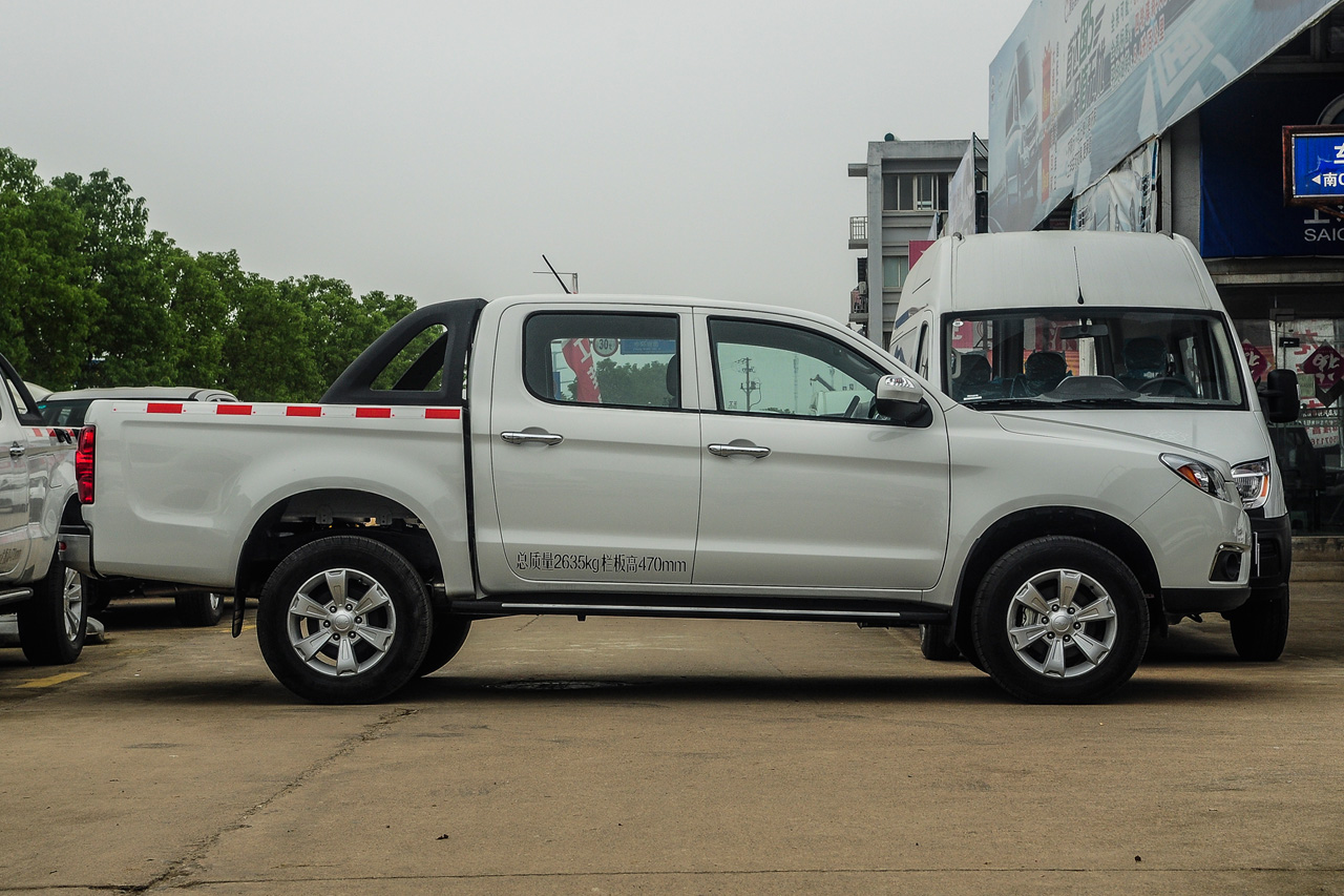 2015款帅铃T6 2.8T手动柴油新锐型HFC4DA1-2C