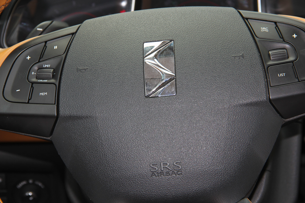 2016款DS 6 1.6T雅致版THP160