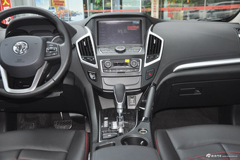 2016款东风风神AX7 2.0L自动智逸型