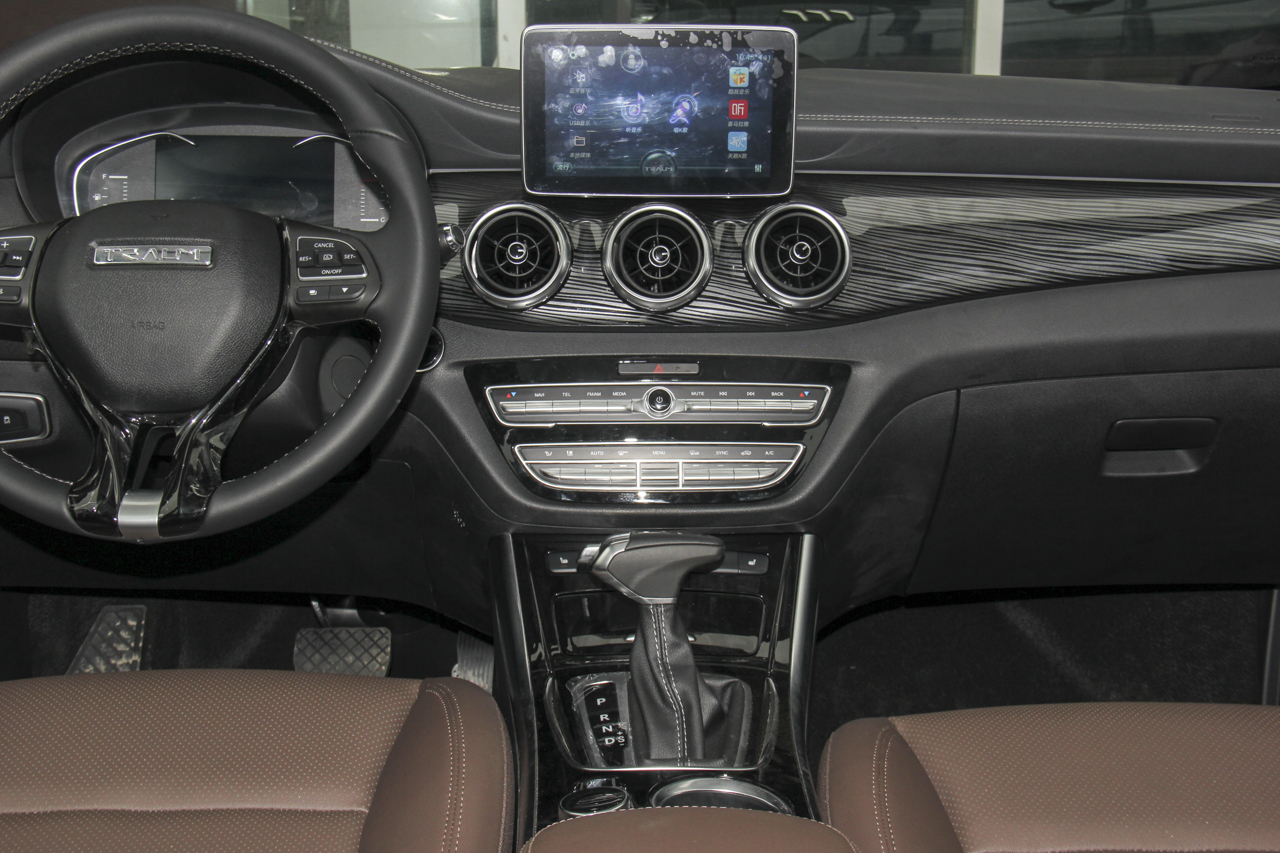 2018款君马MEET3（美图3）1.5T 自动旗舰型