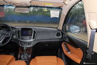 2017款宝骏560律动版1.8L iAMT尊享型