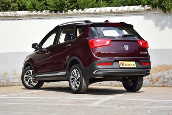 2017款宝骏560 1.5T DCT尊享型