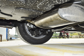 2016款标致308 1.6L自动豪华版