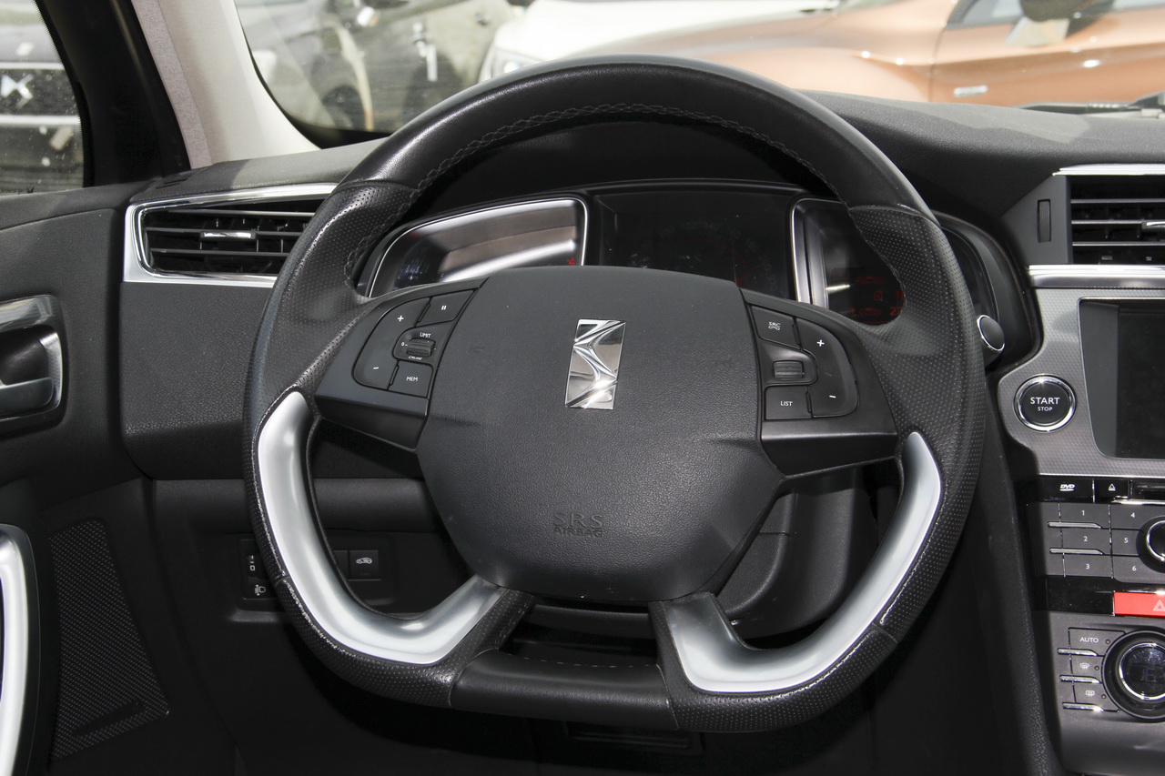 2014款DS 6 1.6T豪华版THP200