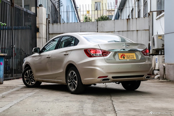 2017款海马福美来1.6L手动豪华型