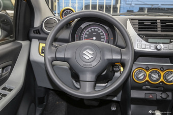 2016款奥拓1.0自动豪华型炫动版