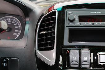 2017款菱智M3L改款1.6L手动7座舒适型