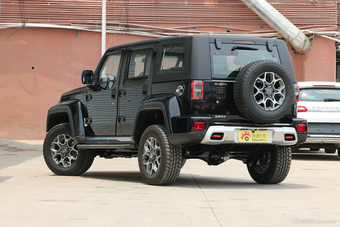 2018款北京BJ40 PLUS 2.3T自动四驱尊享版