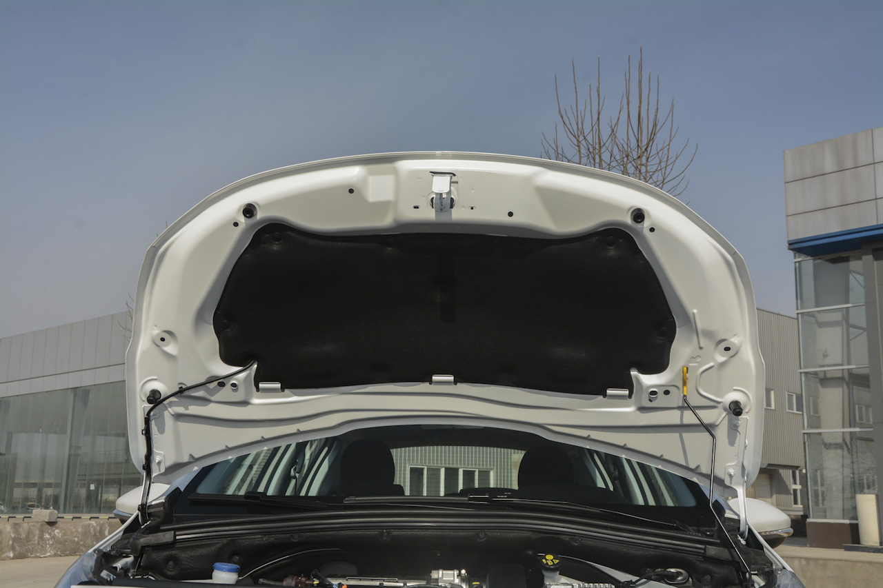 2018款标致2008 1.6L自动潮流版