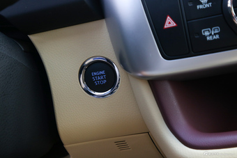 2017款汉兰达2.0T自动四驱至尊版7座