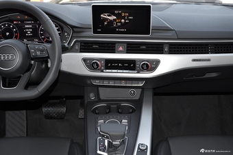 2017款奥迪A5 2.0T自动Sportback 45 TFSI quattro运动型