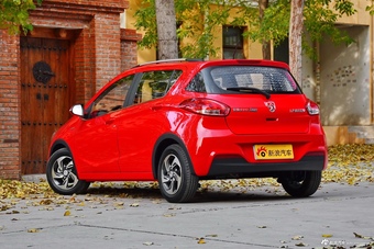 2017款宝骏310 1.5L自动豪华型