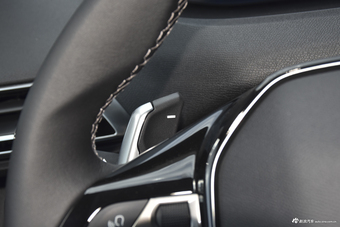 2018款标致4008 1.6T自动豪华版350THP