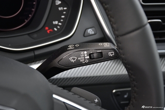 2018款奥迪Q5L 2.0T自动45 TFSI Sport plus 