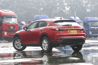 2016款马自达CX-4 2.0L自动两驱蓝天活力版