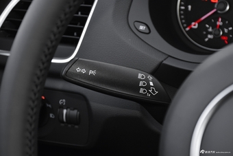 2018款奥迪Q3 30周年年型 30 TFSI时尚型