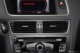 2018款奥迪Q5 Plus 2.0T自动40TFSI进取型典藏版