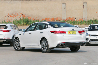 2017款起亚K5 2.0L自动15周年特别版LUX