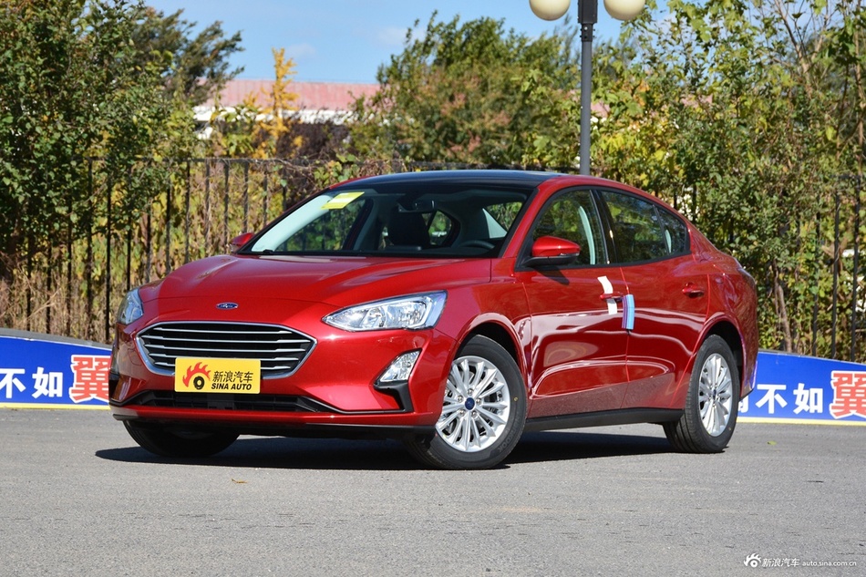 2019款福克斯三厢1.5T自动锋潮型EcoBoost 180