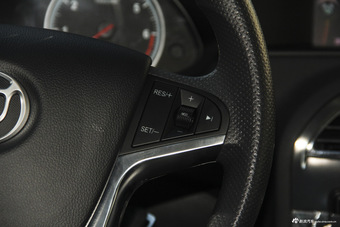 2016款中华V5 1.5T自动两驱运动型