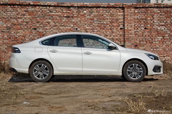 2016款标致308 1.6L自动豪华版