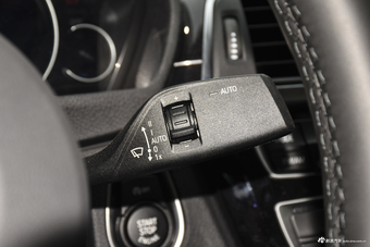 2018款宝马3系2.0T自动320Li M运动曜夜版