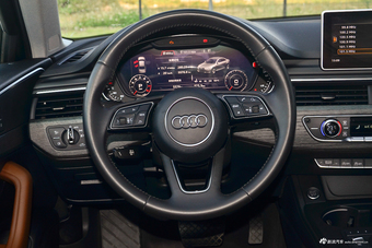 2018款奥迪A4L 2.0T自动30周年年型45 TFSI quattro个性运动版