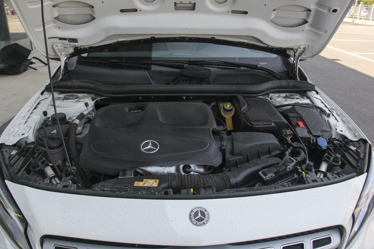 2018款奔驰GLA级 2.0T自动220 4MATIC运动型