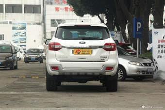 2017款撼路者2.0T自动四驱旗舰版汽油7座 