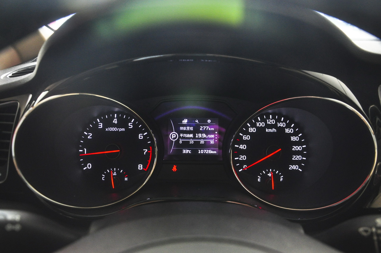 2015款嘉华（进口）3.3L自动豪华版 国IV