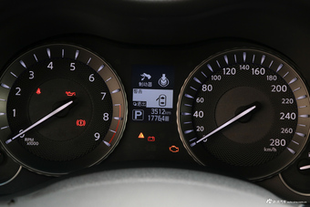 2017款英菲尼迪Q70L 2.5L自动豪华版