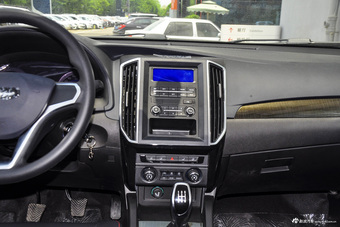 2017款众泰Z360 1.5L手动豪华型