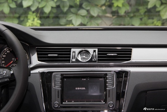 2017款帕萨特1.8T自动领尊版330TSI DSG