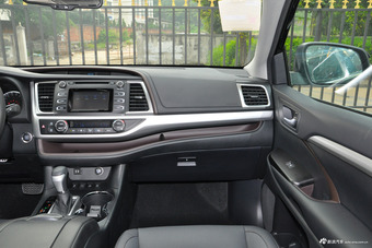 2017款汉兰达2.0T自动四驱炫黑限量版7座