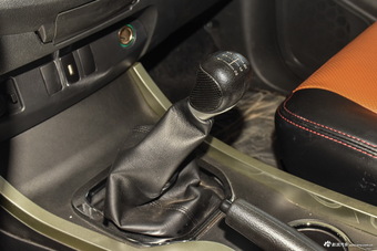 2017款黄海N1S 2.8T手动柴油两驱运动版JE493ZLQ4CB